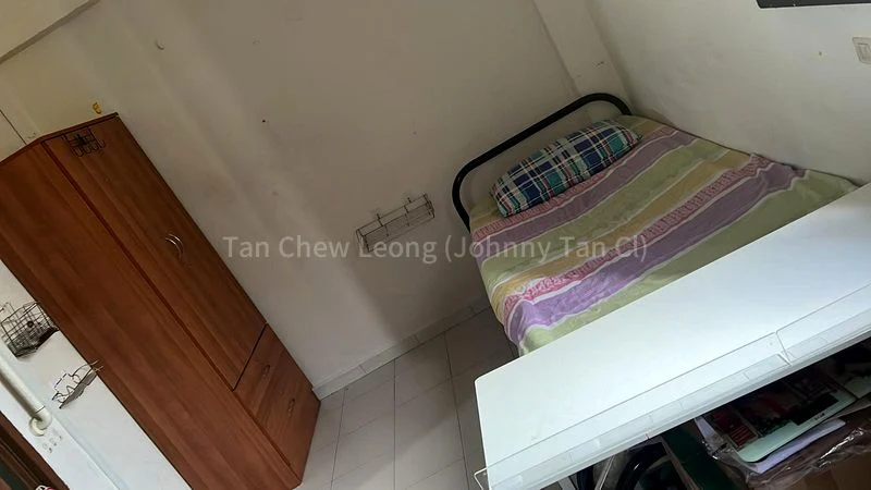 Common Room (HDB) for Rent in 227 Tampines Street 23 - Image 2