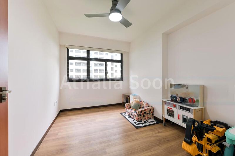 5 Room (5I) HDB for Sale in  Tampines Street 61 - Image 7