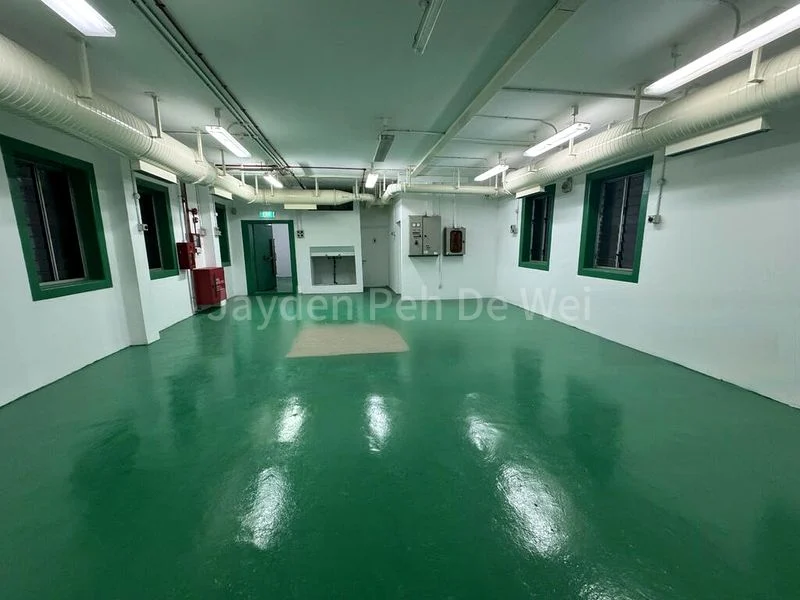 Other Retail for Rent: 4c Saint George's Lane - Image 4