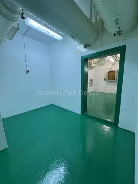 Other Retail for Rent: 4c Saint George's Lane - Image 1