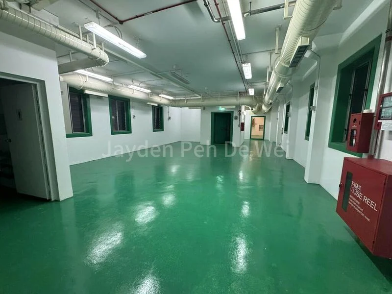Other Retail for Rent: 4c Saint George's Lane - Image 3