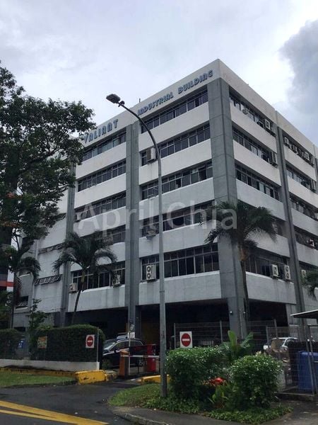 Light Industrial (B1) for Sale: Valiant Industrial Building - Image 15