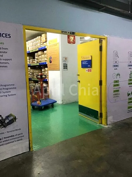 Light Industrial (B1) for Sale: Valiant Industrial Building - Image 11