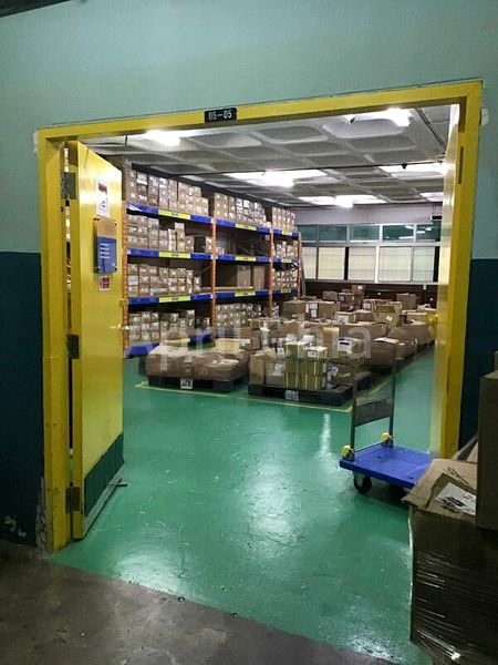 Light Industrial (B1) for Sale: Valiant Industrial Building - Image 8