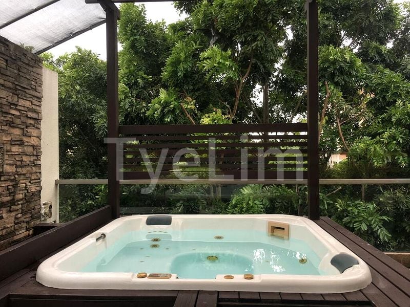 4 Bed Condo for Rent in  The Calrose - Image 8