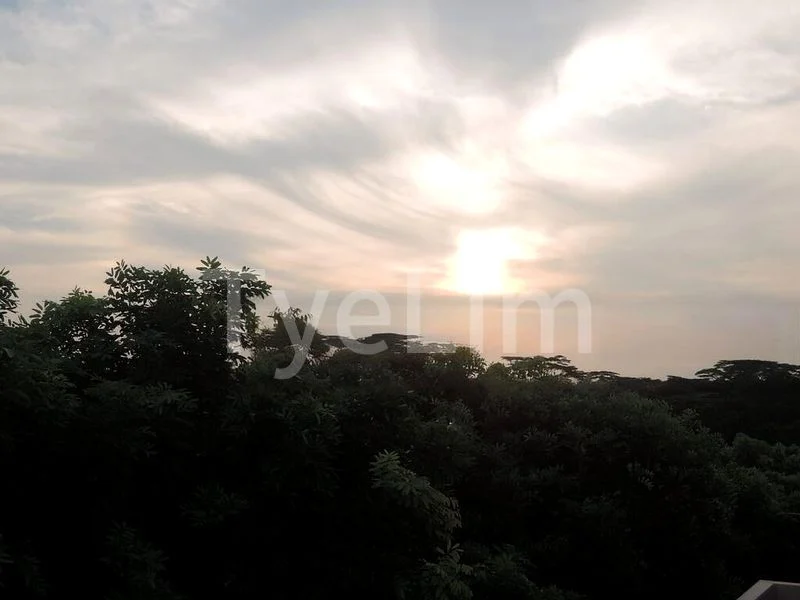 4 Bed Condo for Rent in  The Calrose - Image 11