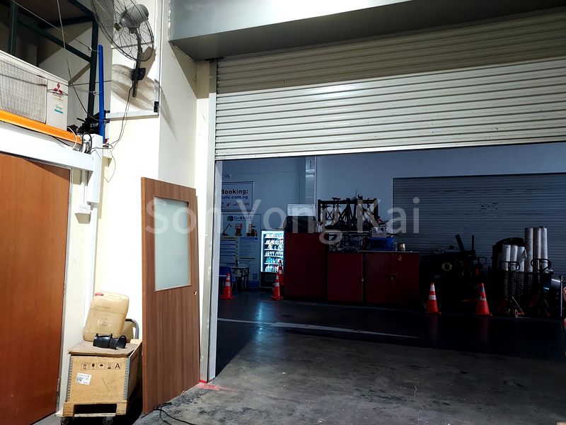 Light Industrial (B1) for Sale in  Ispace - Image 7