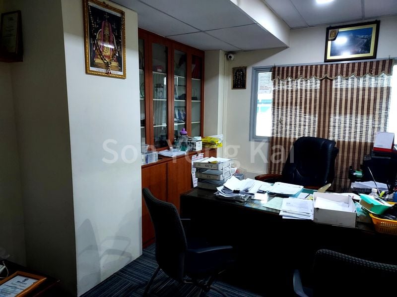 Light Industrial (B1) for Sale in  Ispace - Image 1