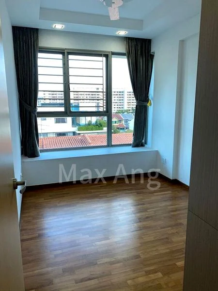 3 Bed Condo for Rent in  The Calrose - Image 4