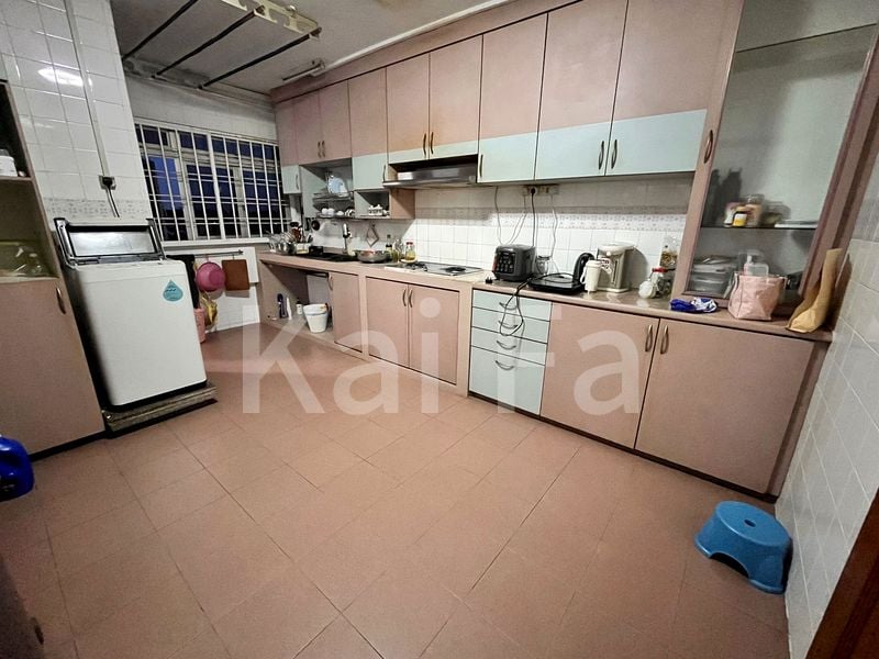 Executive HDB for Rent in  761 Jurong West Street 74 - Image 2