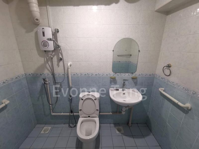 Master Room (HDB) for Rent in  588A Montreal Drive - Image 3