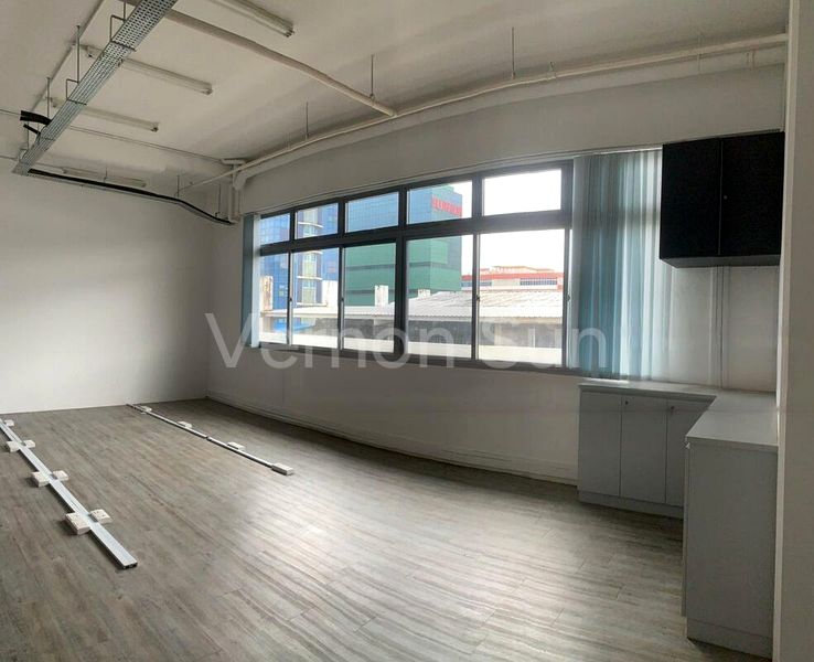 Light Industrial (B1) for Sale: Solstice Business Centre - Image 1