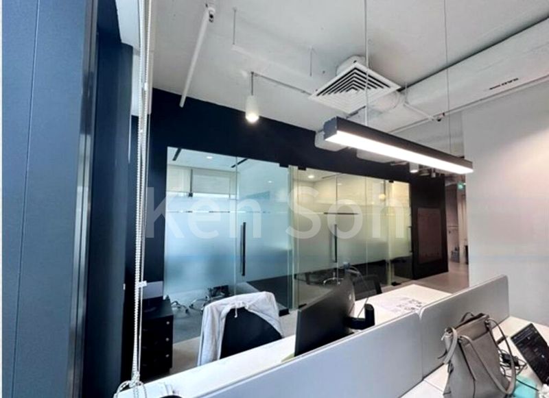 Office for Rent: Raffles Place - Nicely Fitted with Good Natural Light - Image 3