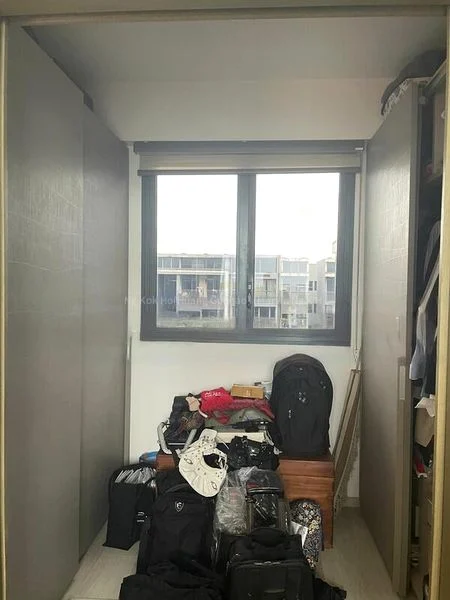 5 Bed Executive Condo for Sale in  Bellewaters - Image 8