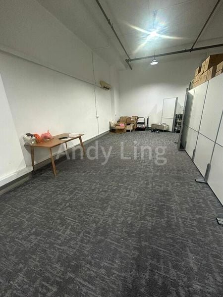 Light Industrial (B1) for Rent: Nordcom I - Image 3