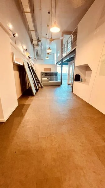 Light Industrial (B1) for Rent: Frontier - 1,200 Sq Ft Shop, Unit 120 - Image 1