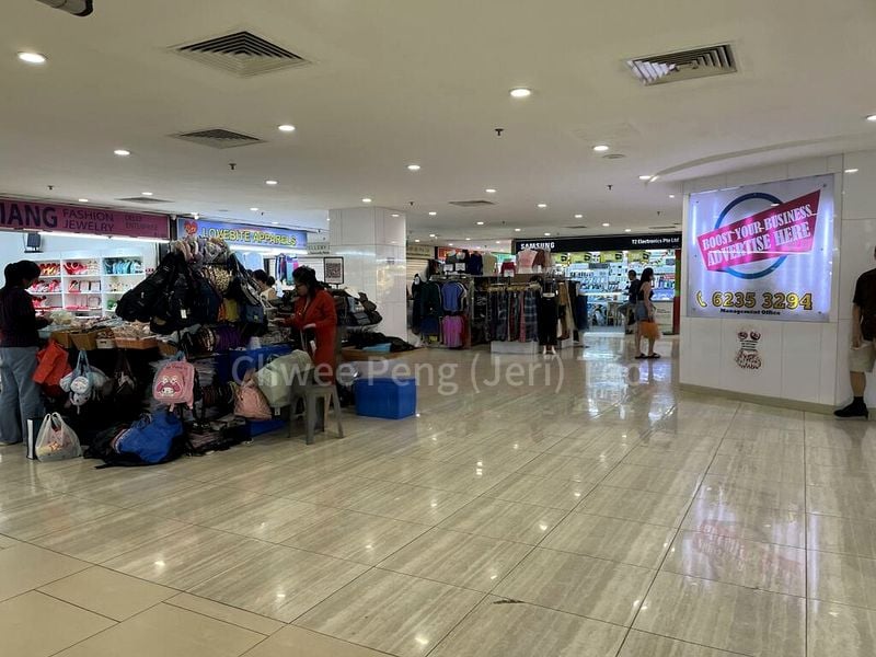 Shop / Shophouse for Rent: Lucky Plaza - Image 6