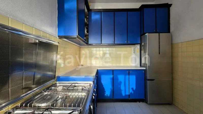 3 Bed Apartment (Condo) for Sale in  Goldhill Towers - Image 5