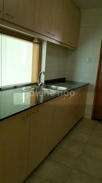 4 Bed Condo for Rent in  Sunglade - Image 10