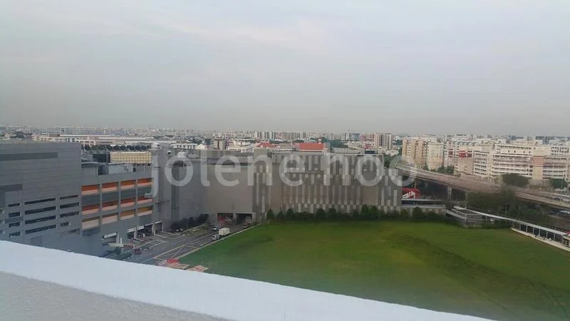4 Bed Condo for Rent in  Sunglade - Image 4