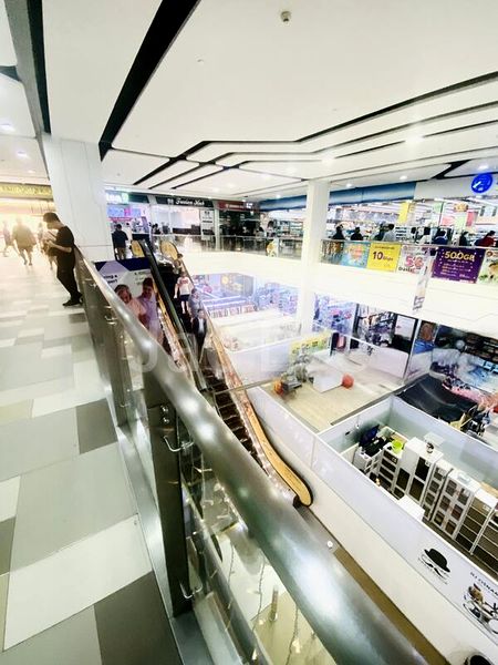 Shop / Shophouse for Rent: Junction Nine - Image 2