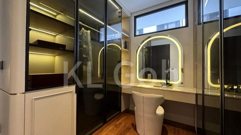 5 Bed Terraced House (Landed) for Sale in  Loyang Green - Image 1