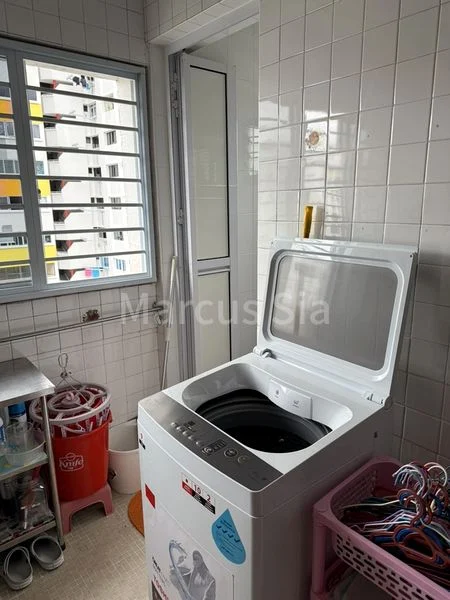 Common Room (HDB) for Rent in 122 Geylang East Central - Image 6