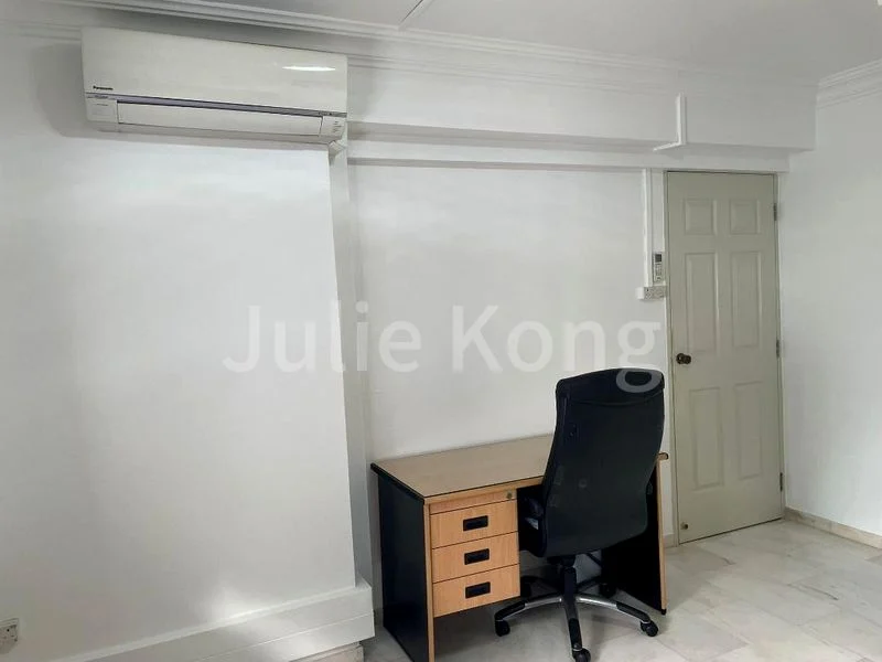 Common Room (HDB) for Rent in  3 Holland Close - Image 4