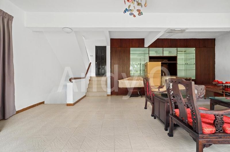 6 Bed Corner Terrace (Landed) for Sale in Bukit Timah Road - Image 1