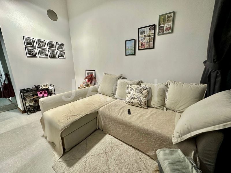 1 Bed Apartment (Condo) for Rent in  Laurel Tree - Image 1