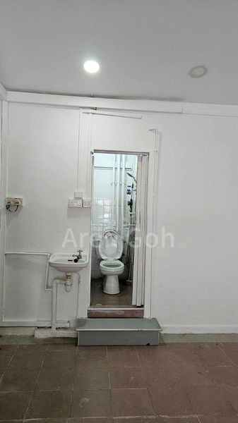 Shop / Shophouse for Sale: 11, Jalan Bukit Merah - Image 2
