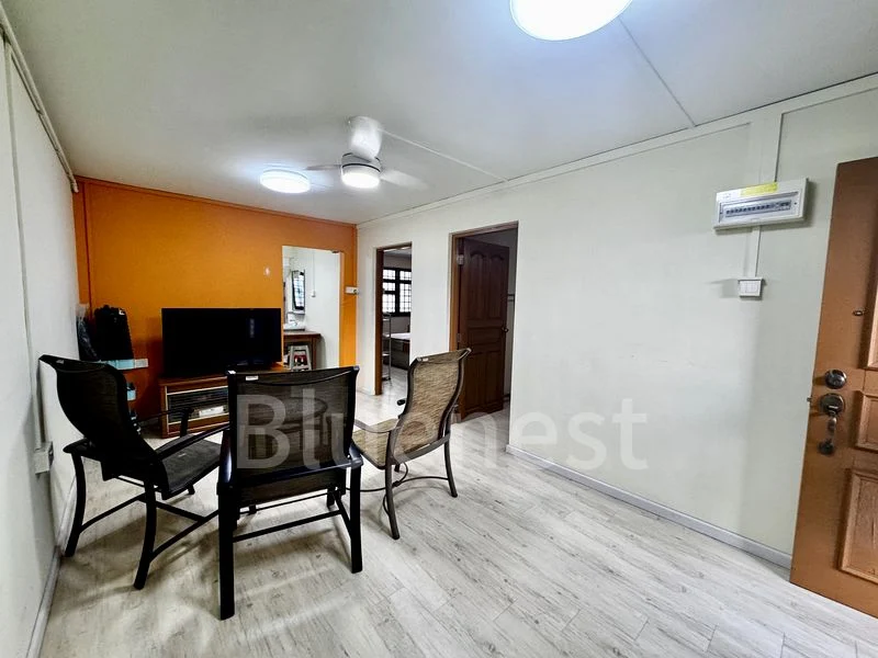 3 Room (3I) HDB for Sale in 27 Toa Payoh East - Image 2