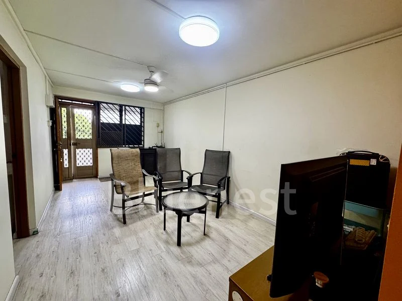 3 Room (3I) HDB for Sale in 27 Toa Payoh East - Image 1