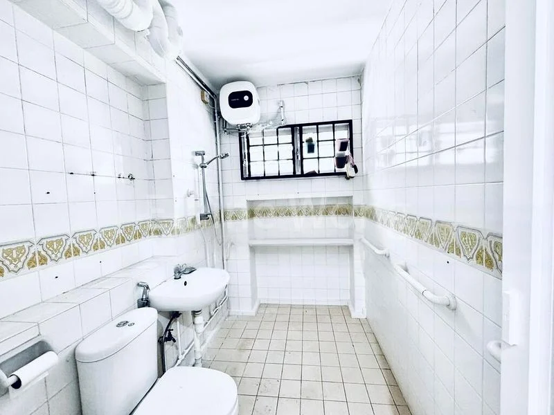 Executive HDB for Sale in  553 Choa Chu Kang North 6 - Image 12