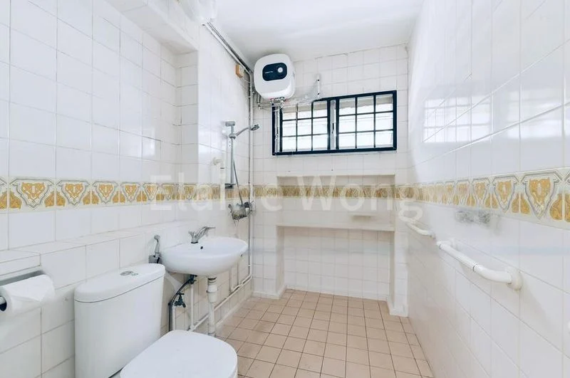 Executive HDB for Sale in  553 Choa Chu Kang North 6 - Image 4