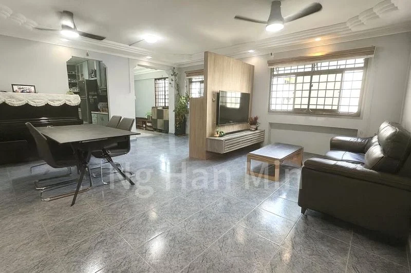 5 Room (5I) HDB for Sale in 655 Woodlands Ring Road - Image 1