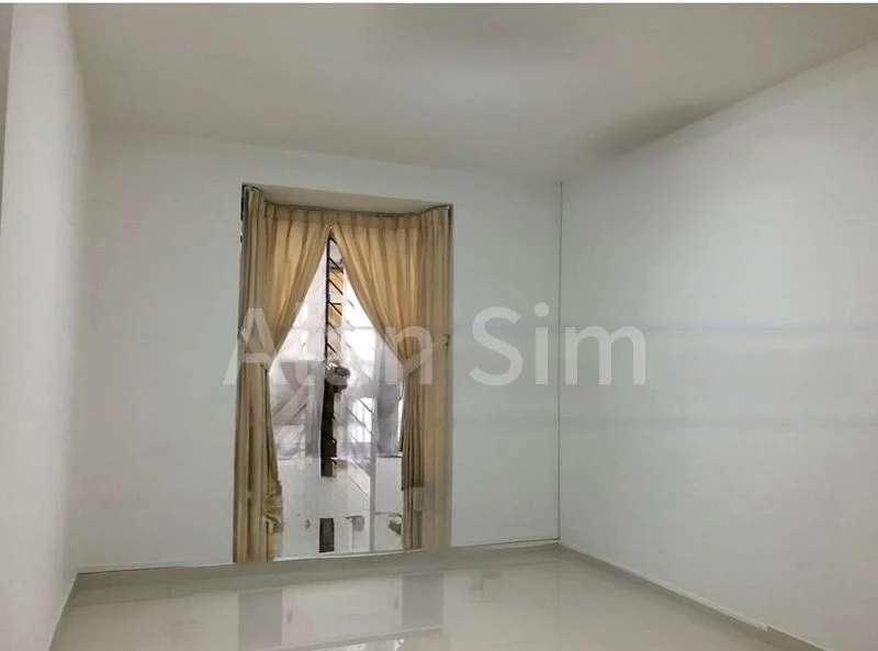 4 Bed Semi-Detached House (Landed) for Sale in  Ashley Green - Image 9