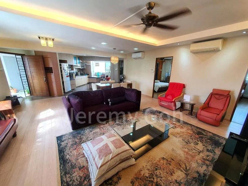5 Room (5A) HDB for Rent in  363 Tampines Street 34 - Image 4