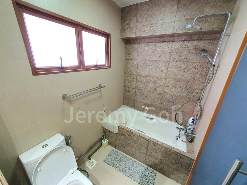 5 Room (5A) HDB for Rent in  363 Tampines Street 34 - Image 12