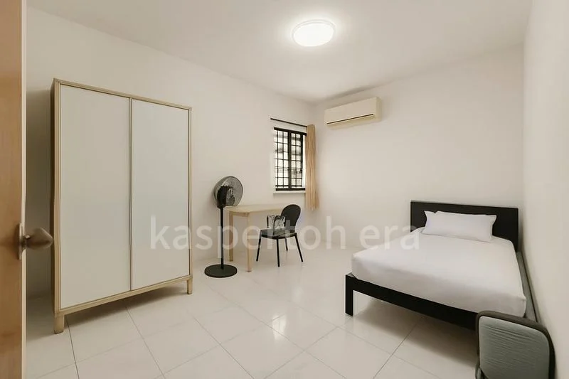 4 Room (4NG) HDB for Sale in  524 Jurong West Street 52 - Image 4