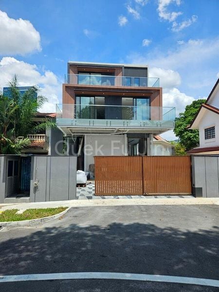 10 Bed Bungalow (Landed) for Sale in  Jalan Merlimau - Image 1