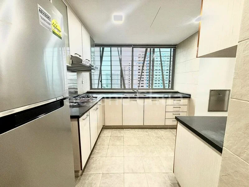 3 Bed Condo for Rent in  The Quintet - Image 16