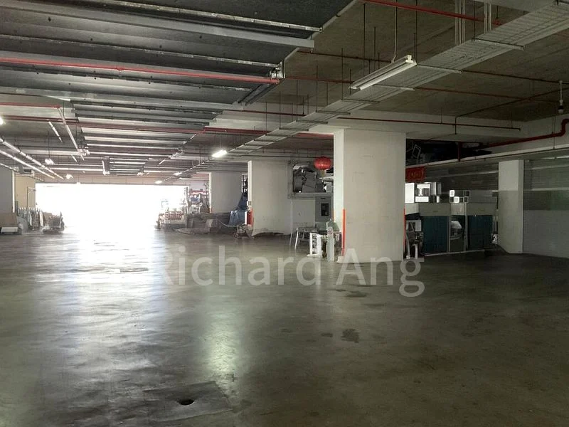 Light Industrial (B1) for Sale: Eldix - Image 1