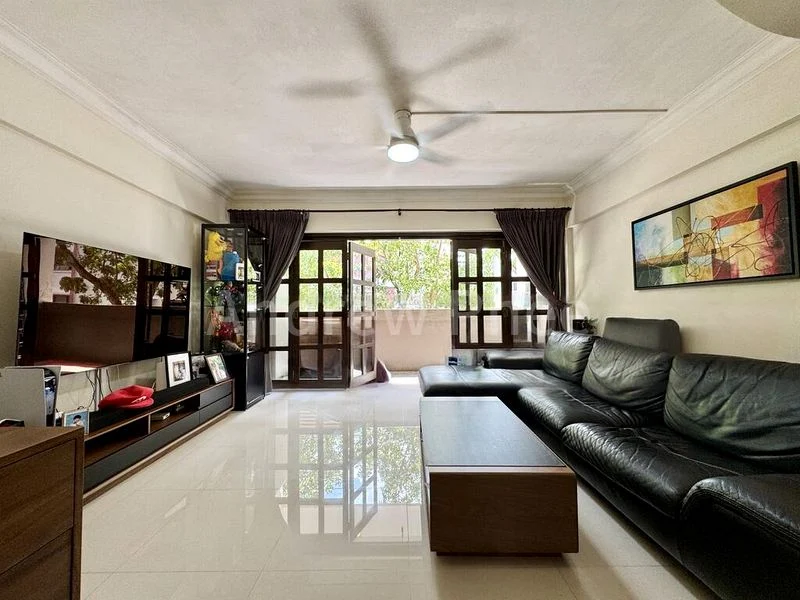 Maisonette HDB for Sale in  654 Hougang Avenue 8 - Image 4