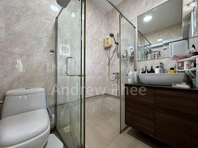 Maisonette HDB for Sale in  654 Hougang Avenue 8 - Image 7