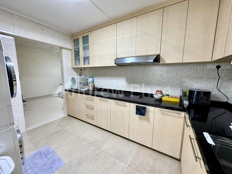 Maisonette HDB for Sale in  654 Hougang Avenue 8 - Image 10