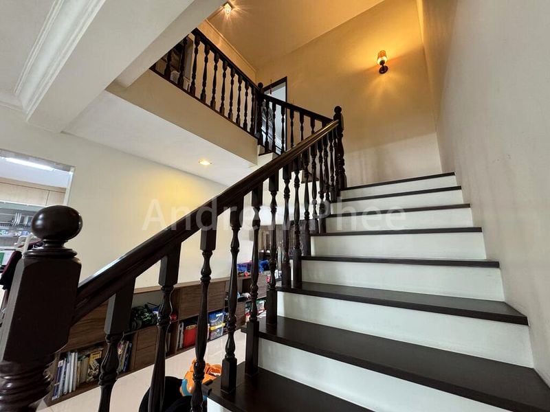 Maisonette HDB for Sale in  654 Hougang Avenue 8 - Image 3