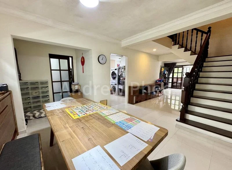 Maisonette HDB for Sale in  654 Hougang Avenue 8 - Image 15