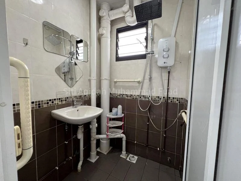 4 Room (4I) HDB for Sale in  232 Bain Street - Image 6