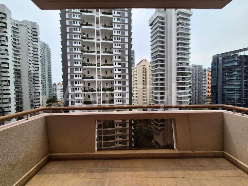4 Bed Condo for Rent in  Leonie Condotel - Image 8